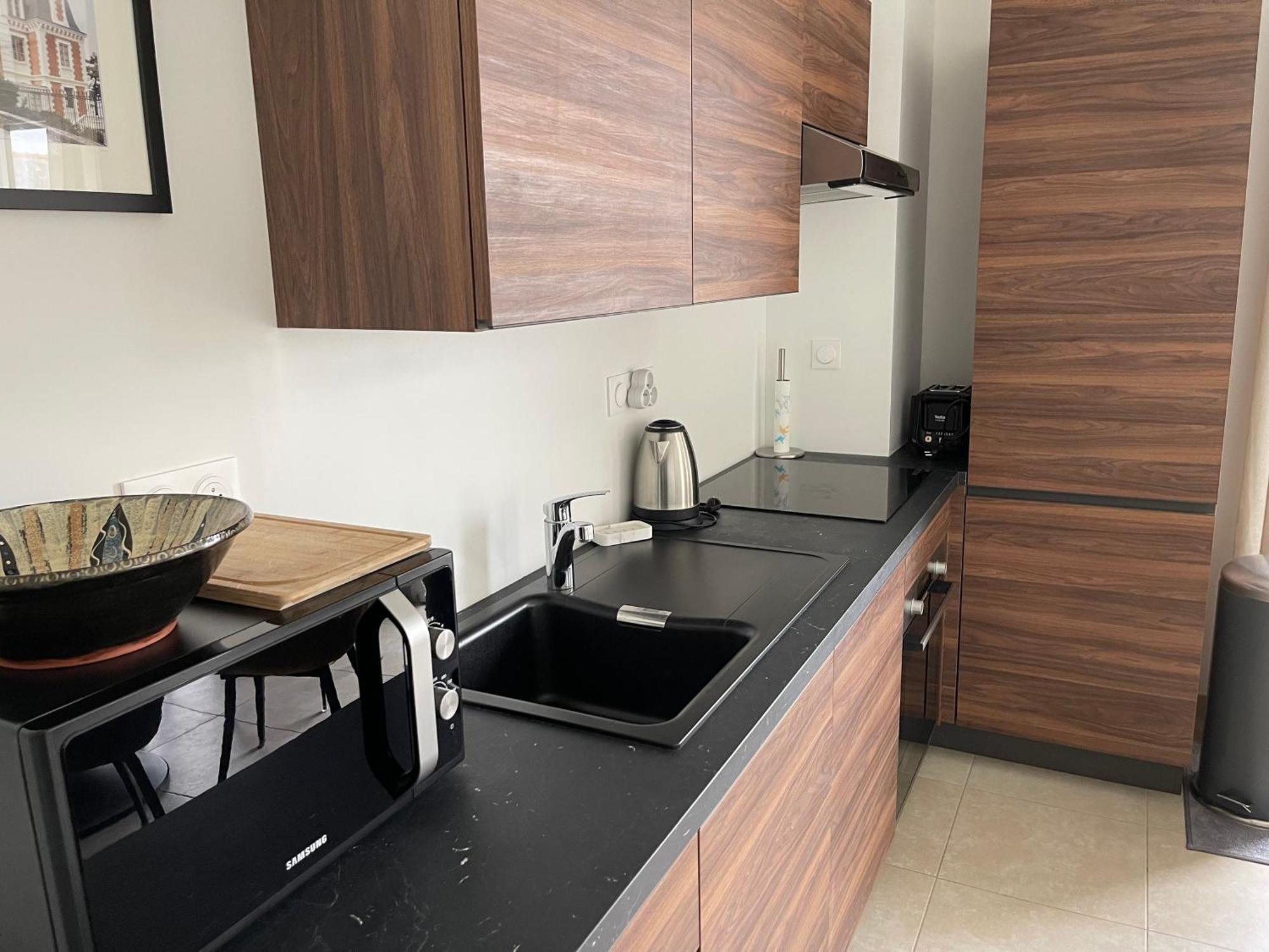 Bella Cruz 66 M2 Prestations Premium, Wifi, Balcon, Parking Avec Borne De Recharge Electrique, Plage Prieure, Commerces Дінар Екстер'єр фото
